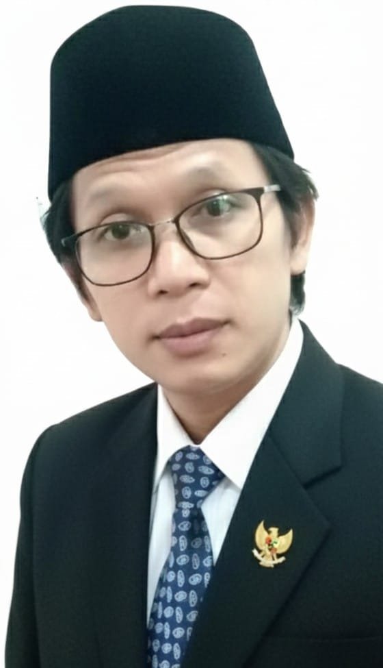UJANG WAHYUDIN, SE